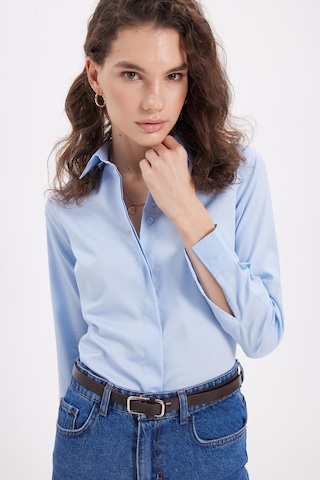 Tudors Kadın Slim Fit Non-ıron Pamuklu Vücuda Oturan Ütü Gerektirmez Pensli Mavi Gömlek-42047 Mavi