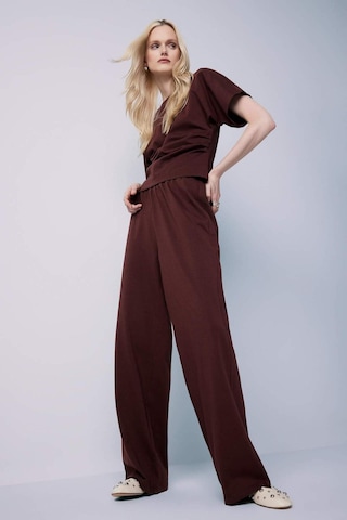 DeFacto Wide Leg Basic Düz Geniş Paça Premium Pantolon E5782AX25SPBR475