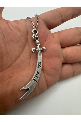 Hz. Ali Nin Kılıcı Medet Ya Ali Yazılı Zülfikar Figürlü Unisex Kolye 60 Cm Zincirli, Manevi Takı Çok renkli