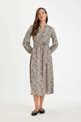 Defacto Apaş Yaka Leopar Desenli Düğmeli Uzun Kollu Viskon Kemerli Maxi Elbise D1070AX24AUER37