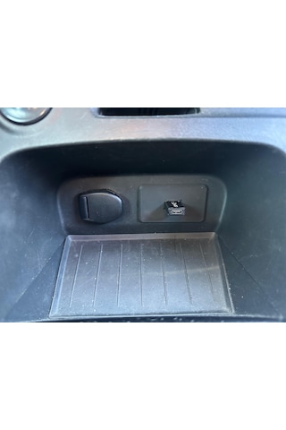 Renault Clio 4 Captur Usb Bağlantı Kapağı / Aksesuar Kapağı / Priz Kapağı 1