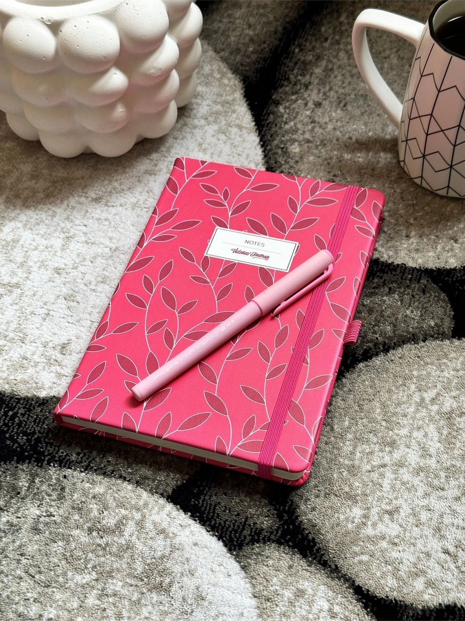 Venzi Art Sert Kapak Vegan Deri 192 Sayfa A5 80gr. Noktalı Defter Pembe