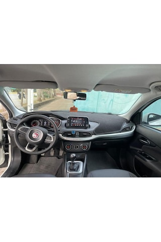 2015-2020 Modellerine Uygun Fiat Egea Ekranlı Torpido Koruma Halısı Siyah Kenar Renk Siyah