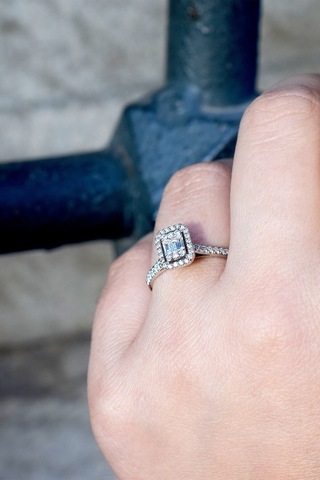 Modern Tasarım 0.32 Ct Baget Kare Tektaş Yüzük