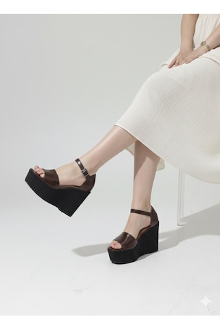 Asmi Shoes Kadın Dolgu Topuklu Kahverengi Kırışık Rugan Ayakkabı Rahat Yüksek Topuklu 11cm Kahverengi
