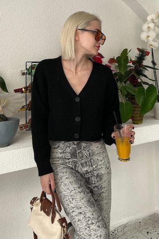 Madmext Siyah Uzun Kollu Düğmeli Crop Hırka Mg2198 Siyah