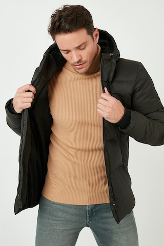 Buratti Kapüşonlu Suya Ve Rüzgara Dayanıklı Soğuk Geçirmez Slim Fit Erkek Mont 5717101 Haki