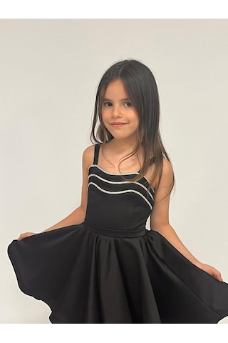 Kız Çocuk Abiye Siyah Saten Kuyruklu Yaka Şerit Taşlı Abiye Elbise 5-10 Yaşyaş Siyah