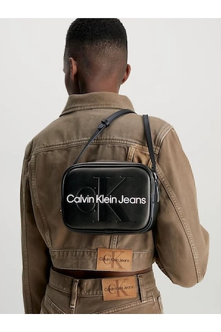 Calvin Klein Çapraz Askılı Çanta