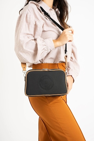 Just Polo Kadın Yeni Sezon Orta Boy Lakos Kumaş 5 Bölmeli Postacı Omuz Çantası Ebat 28 X 18 Cm Siyah Camel 46362407