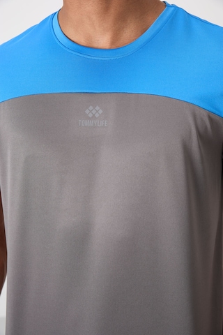 Tommy Life Koyu Gri Polyester Nefes Alan Dokulu İnce Esnek Standart Fit Erkek Performans T-shirt - 88386 Koyu Gri