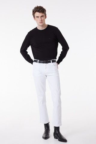 Wrangler Texas Slim Fit Dar Kesim Normal Bel Dar Paça Esnek Beyaz Erkek Pantolon W12S004100 Beyaz