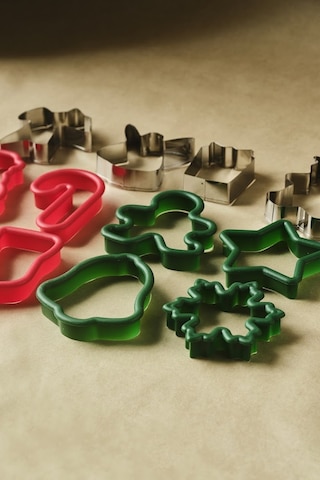 Karaca New Year Yılbaşı Çam Ağacı 13 Parça Renkli Kurabiye Kalıbı Renkli