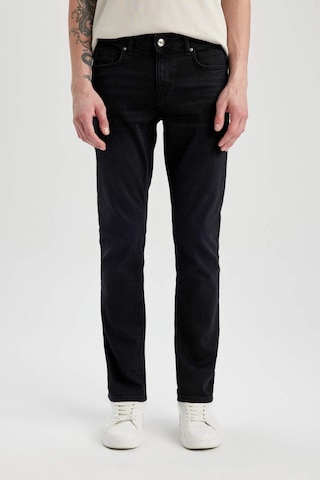 DeFacto Carlo Skinny Fit Ekstra Dar Kalıp Normal Bel Ekstra Dar Paça Siyah Jean Pantolon S2285AZ24SPNM40