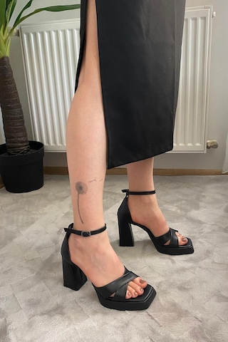 Preshley Kadın Luci Siyah Cilt Çapraz Bantlı 10 Cm Platfom Topuklu Aykkabı Siyah