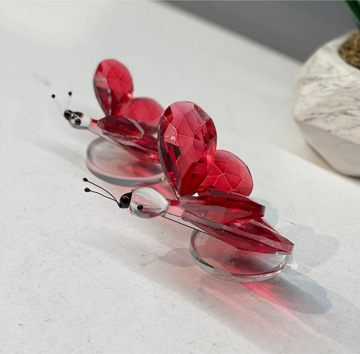 Dekoratif Kristal Cam Ikili Kelebek Biblo Kırmızı .