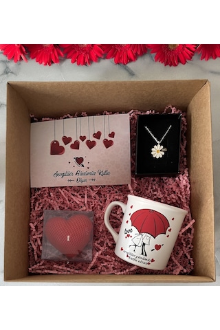 Bk Gift Kişiye Özel Kutlama Kartı & Sevgililer Günü Tasarımlı Kupa & Kalp Mum & Papatya Kolye Hediye Kutulu Set, Sevgiliye Hediye, Yıl Dönümü Hediyesi
