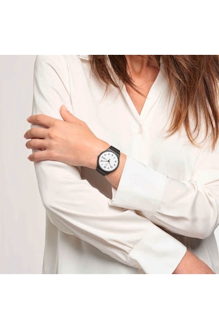 Swatch SO29B703 Unisex Kol Saati