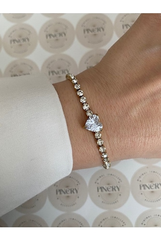 Pinery Jewels Zirkon Taşlı İri Kalp Çelik Kararmaz Kelepçe Kadın Bileklik Altın