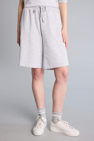 Defacto Regular Fıt Normal Bel Düz Paça Sweatshirt Kumaşı Bermuda N7439az26hsgr93 Gri-gr93