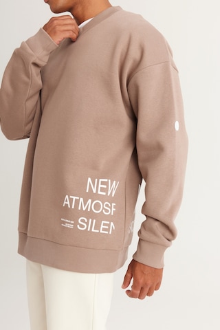 AC&Co / Altınyıldız Classics Erkek Bej Oversize Fit Bol Kesim İçi Polarlı Pamuklu Baskılı Sweatshirt Bej