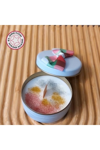 Uretti - Ayşe 7362 2654 El Yapımı Amber Çiçeği Kokulu Metal Kutuda Mum - 3 X 7 Cm Beyaz