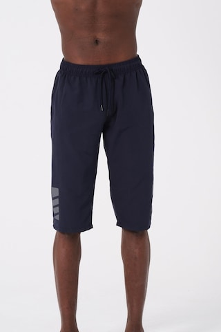 Lacivert Büyük Beden Diz Altı Uzun Model Su İtici Özellikli Erkek Plaj Deniz Kapri Şort 001