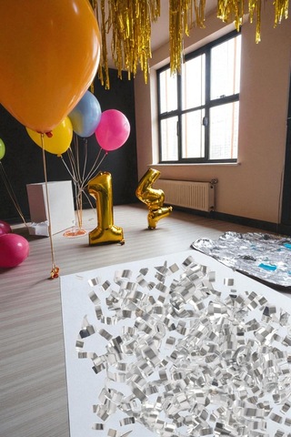 Gümüş Renk Konfeti 30 Cm Tüm Yaşlar