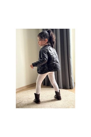 Toikids Kız Çocuk Kalpli Kapitone Mont Siyah