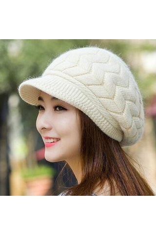 Kadın Ve Erkekler İçin Kış Mevsimine Özel Yünlü Ve Sıcak Tutan Şapka Modeli Beyaz