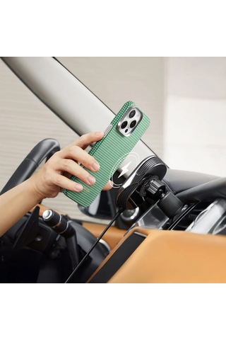 Apple Uyumlu iPhone 16 Kılıf Magsafe Özellikli Aramid Fiber Pitaka Ultra-slim Classic Serisi Forest Green Yeşil