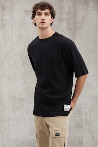 Grimelange Joel  Erkek %100 Organik Pamuklu Kalın Kumaşlı Özel Dokulu Etiket Detaylı Oversize Siyah T-shirt