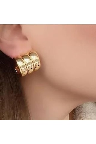 Üç Sıra Çoklu Görünüm Bombeli Çelik Küpe Gold Renk Sarı