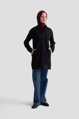Armine Trend Kuşgözü Detaylı Fitilli Simli Cepli Ceket Siyah 25kt555