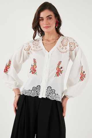 Lela Nakış Işlemeli Pamuklu Regular Fit Ajurlu V Yaka Bayan Gömlek 676214 Beyaz
