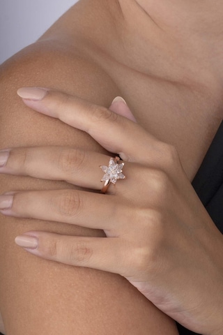 Gümüş Pazarım Beyaz Taşlı Lotus Çiçeği 925 Ayar Gümüş Ayarlamalı Yüzük Altın - Gümüş