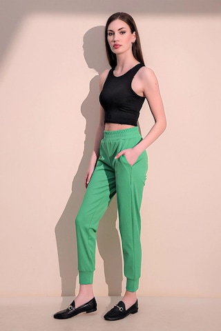Kadın Yeşil Rahat Dokulu Kumaş Cepli Beli Lastikli Paça Jogger Spor Pantolon Yeşil