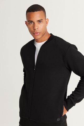 AC&Co / Altınyıldız Classics Erkek Sıyah Standart Fit Normal Kesim İçi Polarlı Kolej Yaka Pamuklu Sweatshirt Siyah