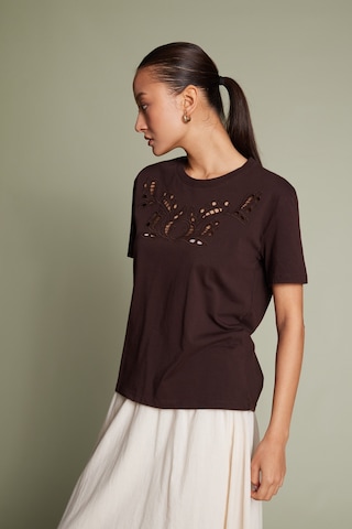 Nisan Cutwork Nakış Detaylı Kısa Kollu T-shırt Kahve