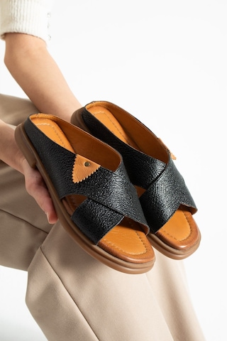 Dabab Shoes Narel Kadın Siyah Hakiki Deri Düz Taban Çapraz Bant Terlik Sandalet
