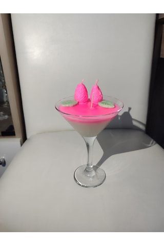 Martini Bardağında Çilekli Mum