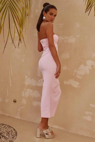 Baker By Ted Baker Ellery Bustier: Derin V Yaka Şık Tasarım, Ince Ped, Ve Kıvrımlı Kenarlarla Göz Alıcı Açık Pembe