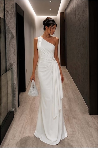 DefyModa Kadın Modern Stil Tek Omuz Kemerli Maxi Abiye Elbise Beyaz