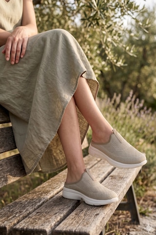 In Step Urban-flex Esnek Tabanlı Ultra Hafif Ortopedik Medikal Hulluks Topukdikeni Kadın Bej Yürüyüş Terliği