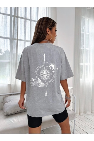 Pusula Baskılı Oversize Unisex Tişört Gri Pusula Baskılı Oversize Unisex Tişört Gri