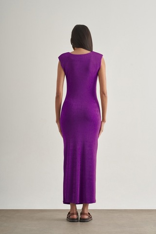 Mizalle Yan Büzgü Detaylı Vatkalı Uzun Kolsuz Mor Bodycon Elbise Mor