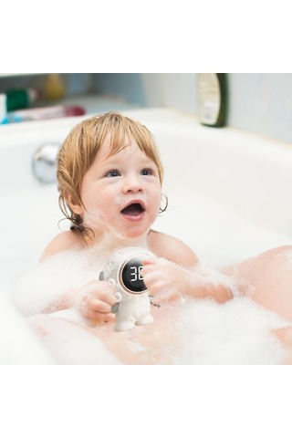 Fortunelane Bebek Banyo Termometresi Uzaylı Fig. - 0-99 C, 3 Renk Led, Ip65 Su Geçirmez, Canlı Sıcaklık İzleme, Dijital Termomet Beyaz