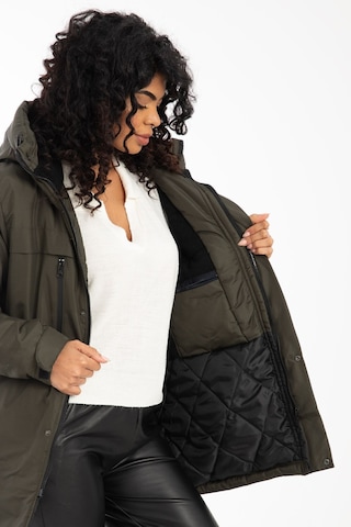 Kadın Haki Içi Polarlı Su Ve Rüzgar Geçirmez Kapüşonlu Kışlık Mont Haki