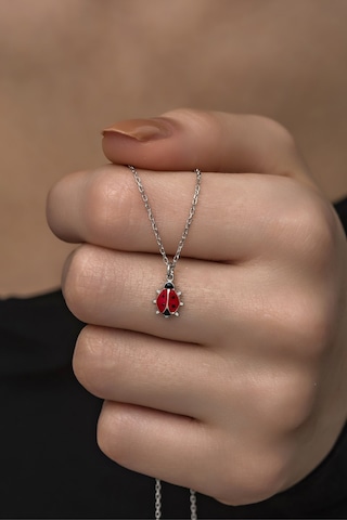 Nereze 925 Ayar Gümüş Rodyumlu Minik Kırmızı Mineli Uğur Böceği Kolye