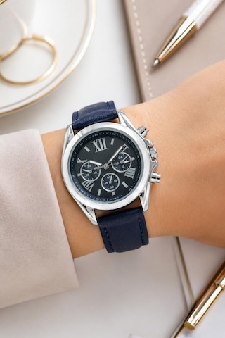 Kadın Kol Saati Lacivert Deri Kordon Roma Rakamlı Analog Kadran St-304450 Gümüş